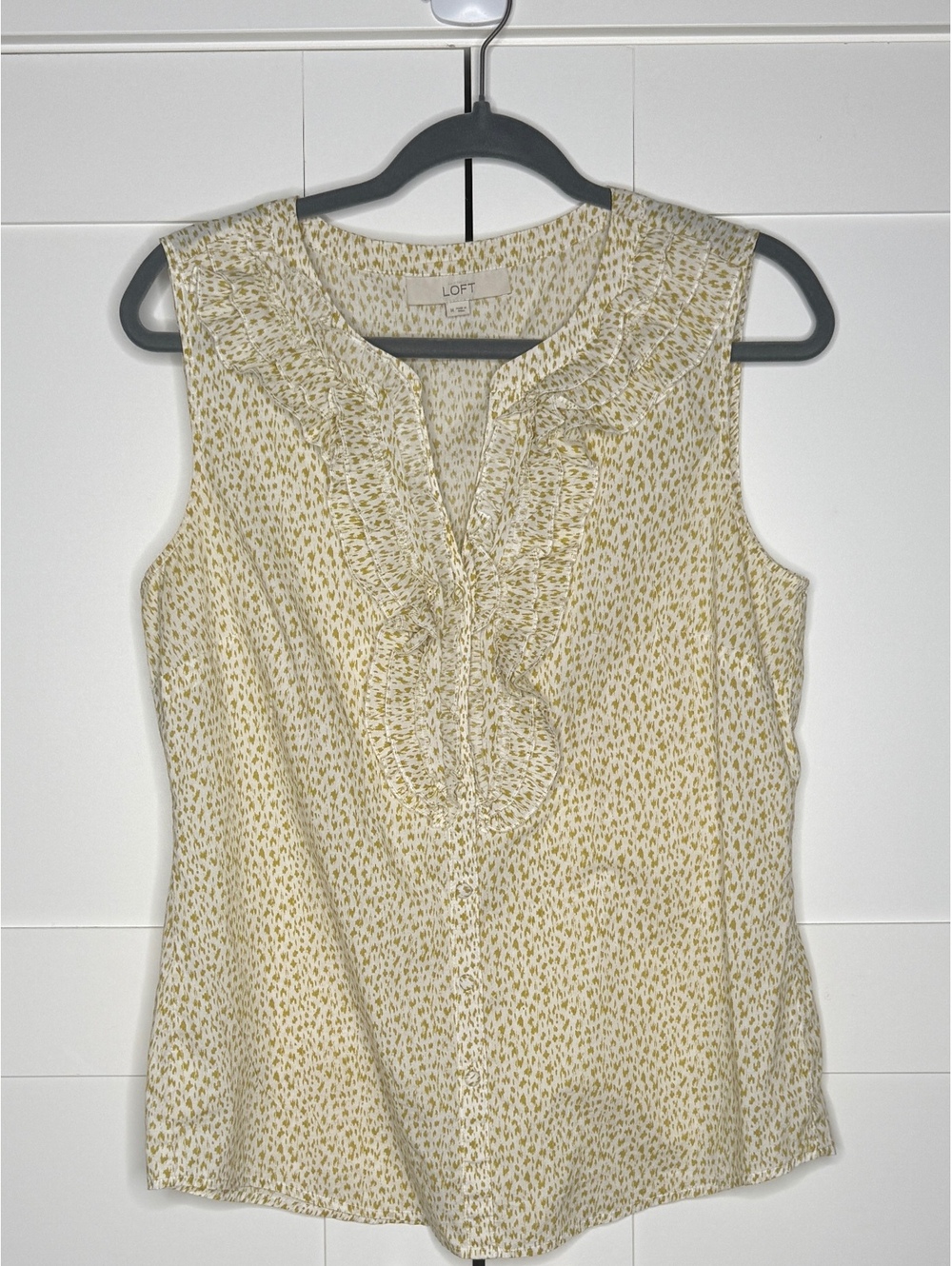 LOFT Women's Sleeveless Ruffle Blouse Size M